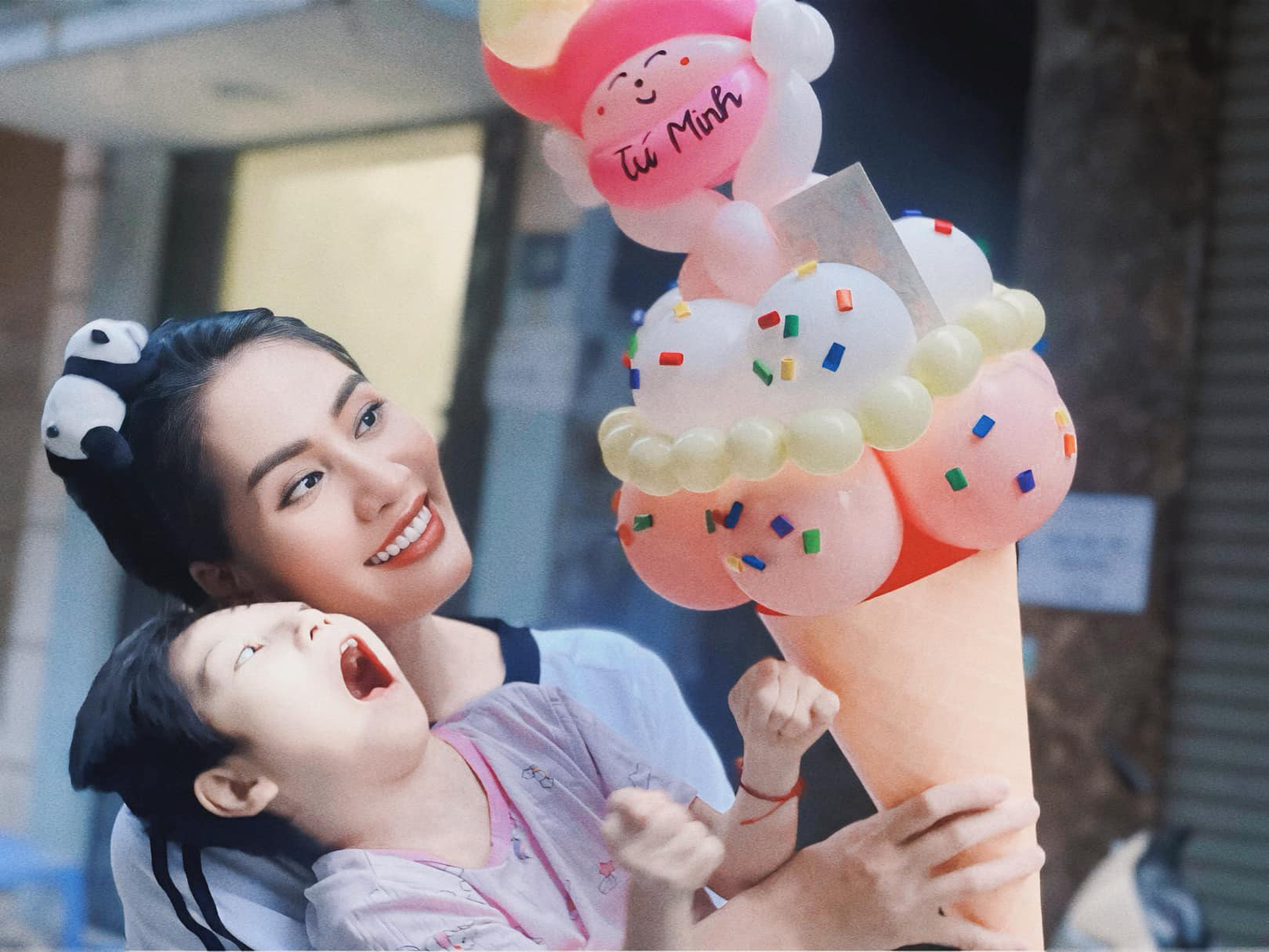Hai mẹ con Minh Cúc - Tú Minh - Ảnh: FBNV Hai mẹ con Minh Cúc - Tú Minh - Ảnh: FBNV