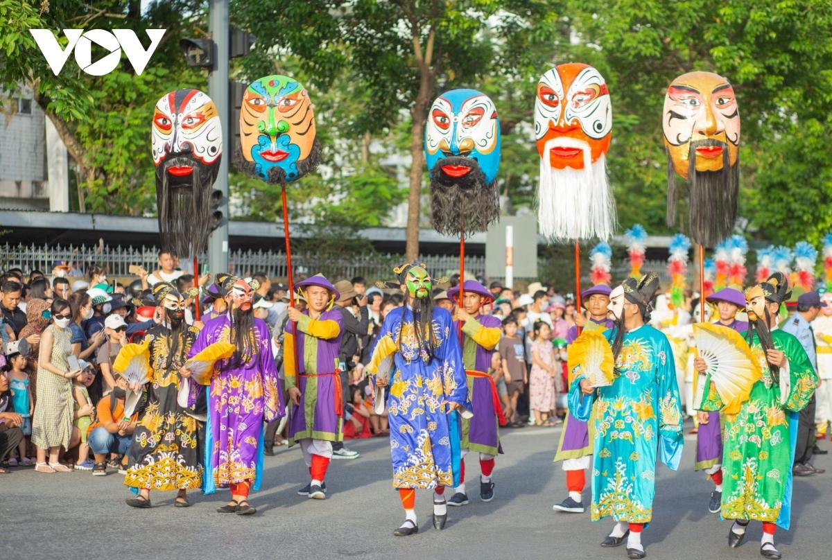 Đón hơn 100.000 lượt khách trong tuần lễ festival nghệ thuật quốc tế huế 2024 hình ảnh 1 Don hon 100.000 luot khach trong tuan le festival nghe thuat quoc te hue 2024 hinh anh 1