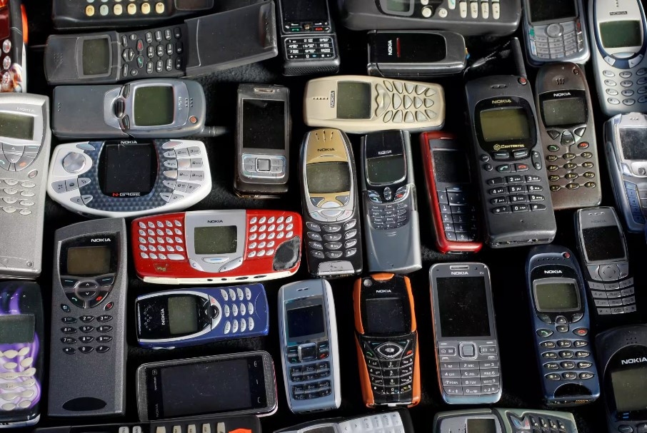 Dừng sóng 2G từ tháng 9.2024, 15 triệu người dùng điện thoại 'cục gạch' sẽ ra sao?- Ảnh 1. Dừng sóng 2G từ tháng 9.2024, 15 triệu người dùng điện thoại 'cục gạch' sẽ ra sao?- Ảnh 1.