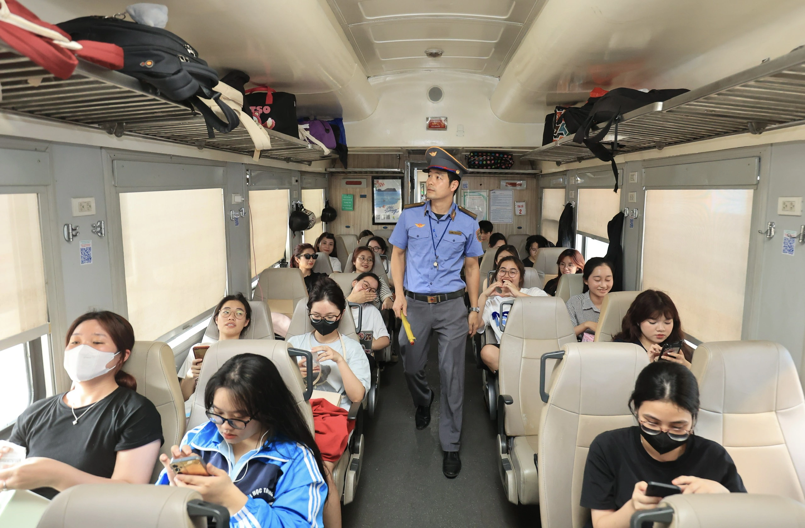 Đường sắt giảm giá vé cho học sinh đi thi, nhập học- Ảnh 1. Đường sắt giảm giá vé cho học sinh đi thi, nhập học- Ảnh 1.