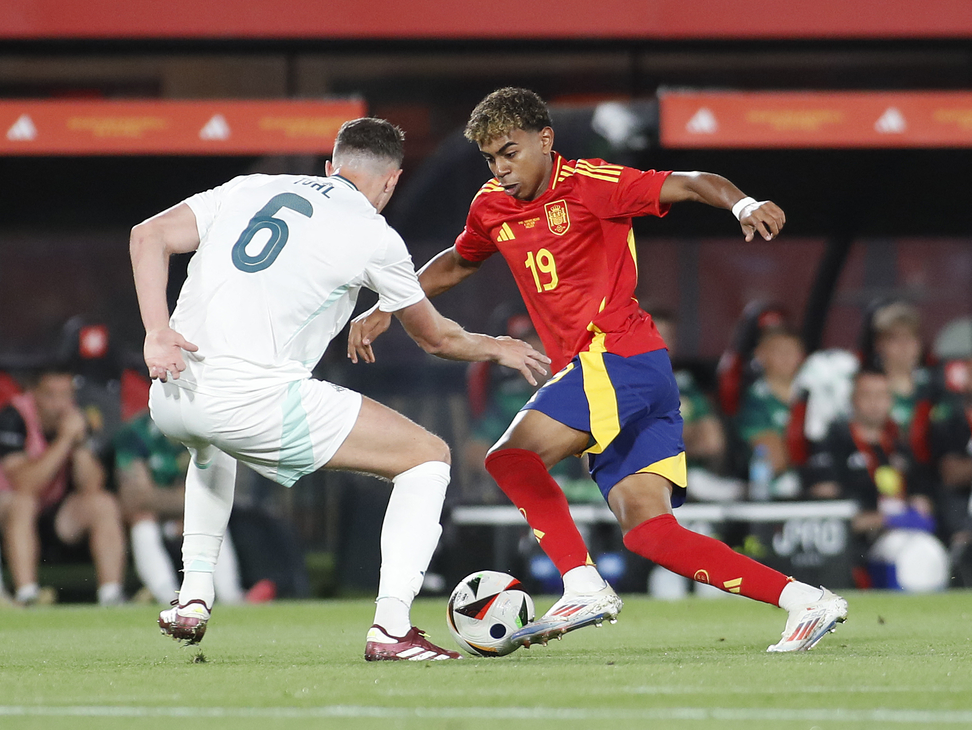 VCK EURO 2024, Tây Ban Nha 2-0 Croatia: F. Ruiz độc diễn nâng tỷ số
- Ảnh 1. VCK EURO 2024, Tây Ban Nha 2-0 Croatia: F. Ruiz độc diễn nâng tỷ số
- Ảnh 1.