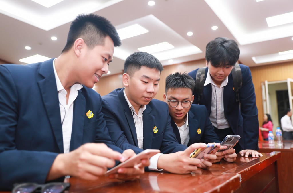 Gần 67.000 thí sinh miễn thi ngoại ngữ- Ảnh 1. Gần 67.000 thí sinh miễn thi ngoại ngữ- Ảnh 1.