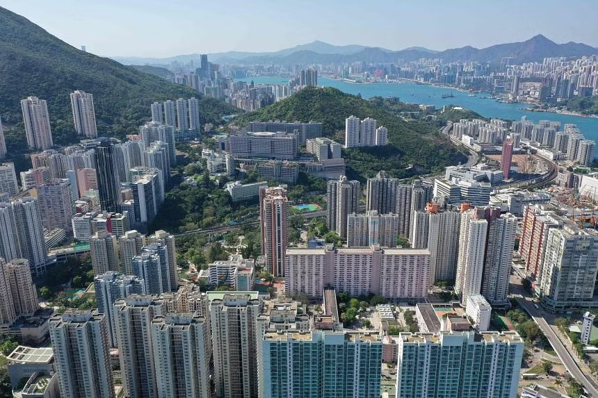 Giá thuê nhà ở Hong Kong đạt mức trước đại dịch- Ảnh 1. Giá thuê nhà ở Hong Kong cuối cùng đã phục hồi về mức trước đại dịch khi sinh viên và chuyên gia Trung Quốc đại lục đổ xô đến thành phố - Ảnh: APP
