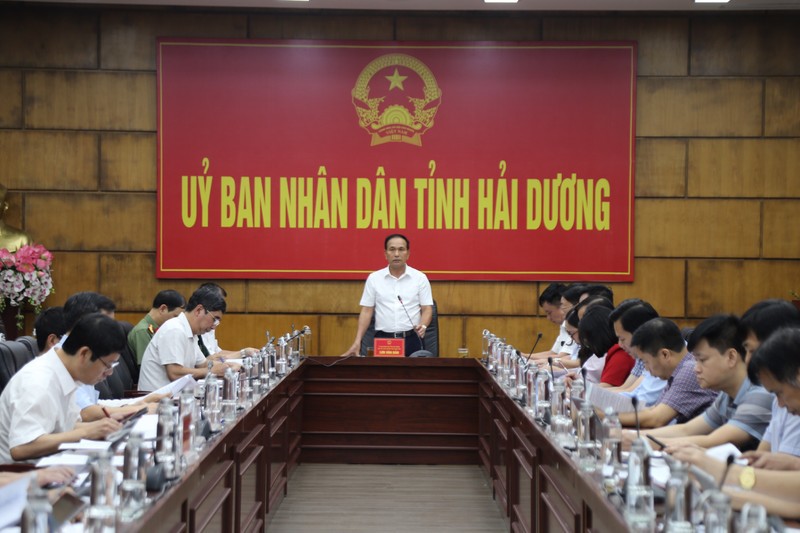 Phó Chủ tịch Thường trực UBND tỉnh Hải Dương Lưu Văn Bản vừa chủ trì phiên họp lần 8 trong tháng 5