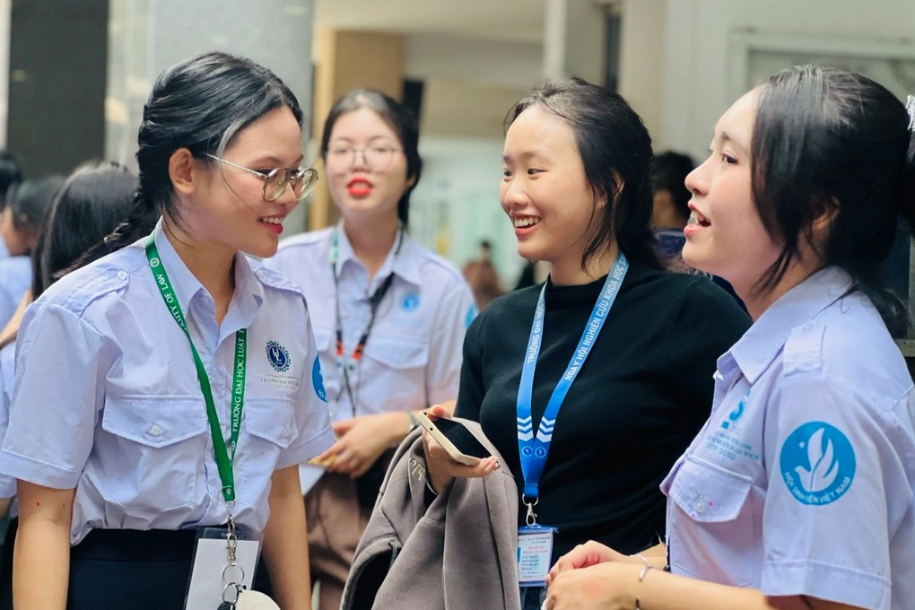 Hàng loạt trường đại học ở TPHCM công bố điểm chuẩn - 3 Hàng loạt trường đại học ở TPHCM công bố điểm chuẩn - 3