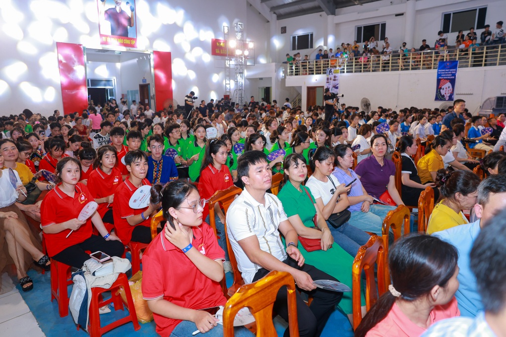 Hoa hậu Hhen Niê đồng hành vì trẻ em trong cuộc chiến chống mua bán người - 1 Hoa hậu Hhen Niê đồng hành vì trẻ em trong cuộc chiến chống mua bán người - 1