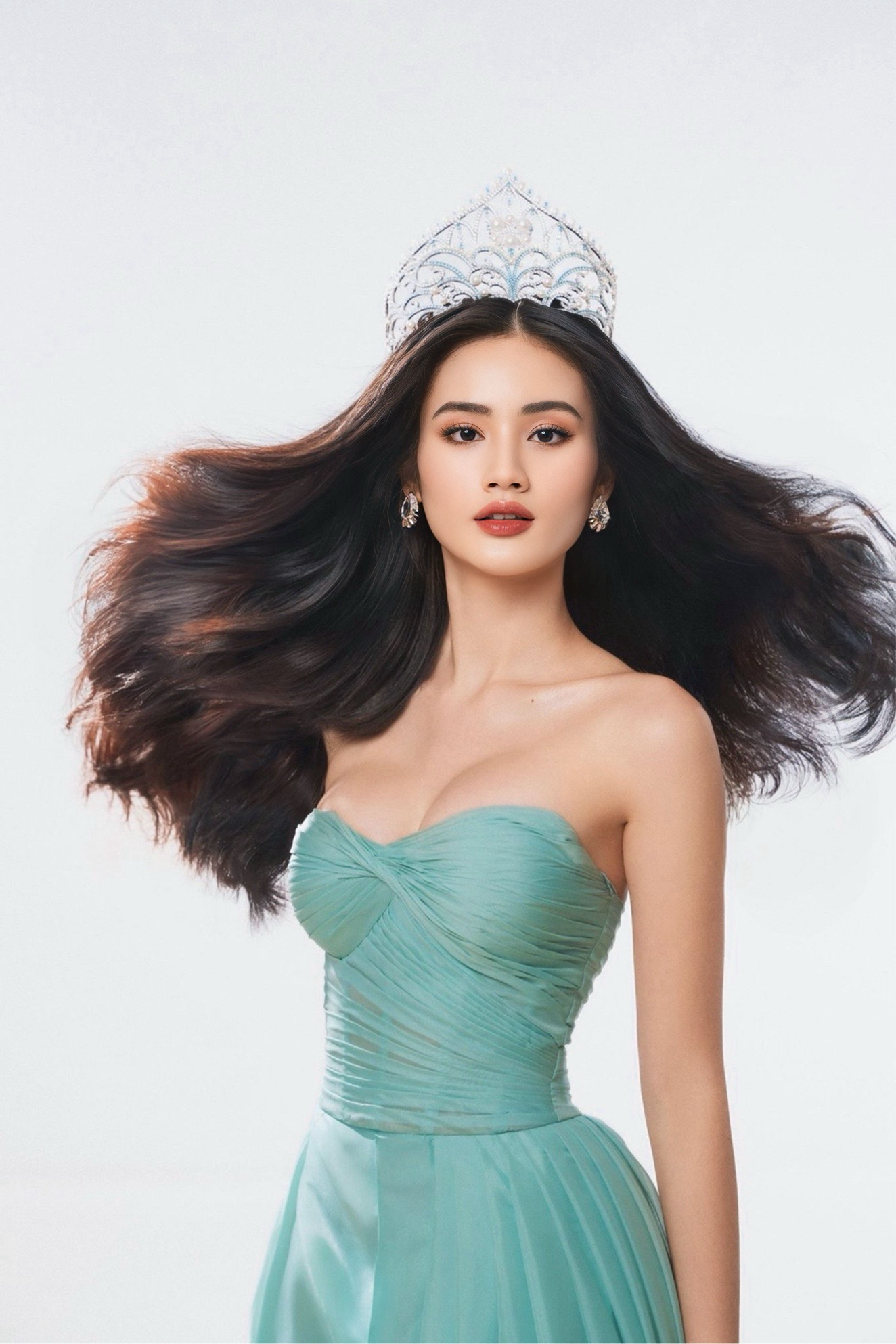 Hoa hậu Ý Nhi làm gì khi hiếm hoi trở về Việt Nam, trước thềm thi Miss World 2025?- Ảnh 1. Hoa hậu Ý Nhi làm gì khi hiếm hoi trở về Việt Nam, trước thềm thi Miss World 2025?- Ảnh 1.