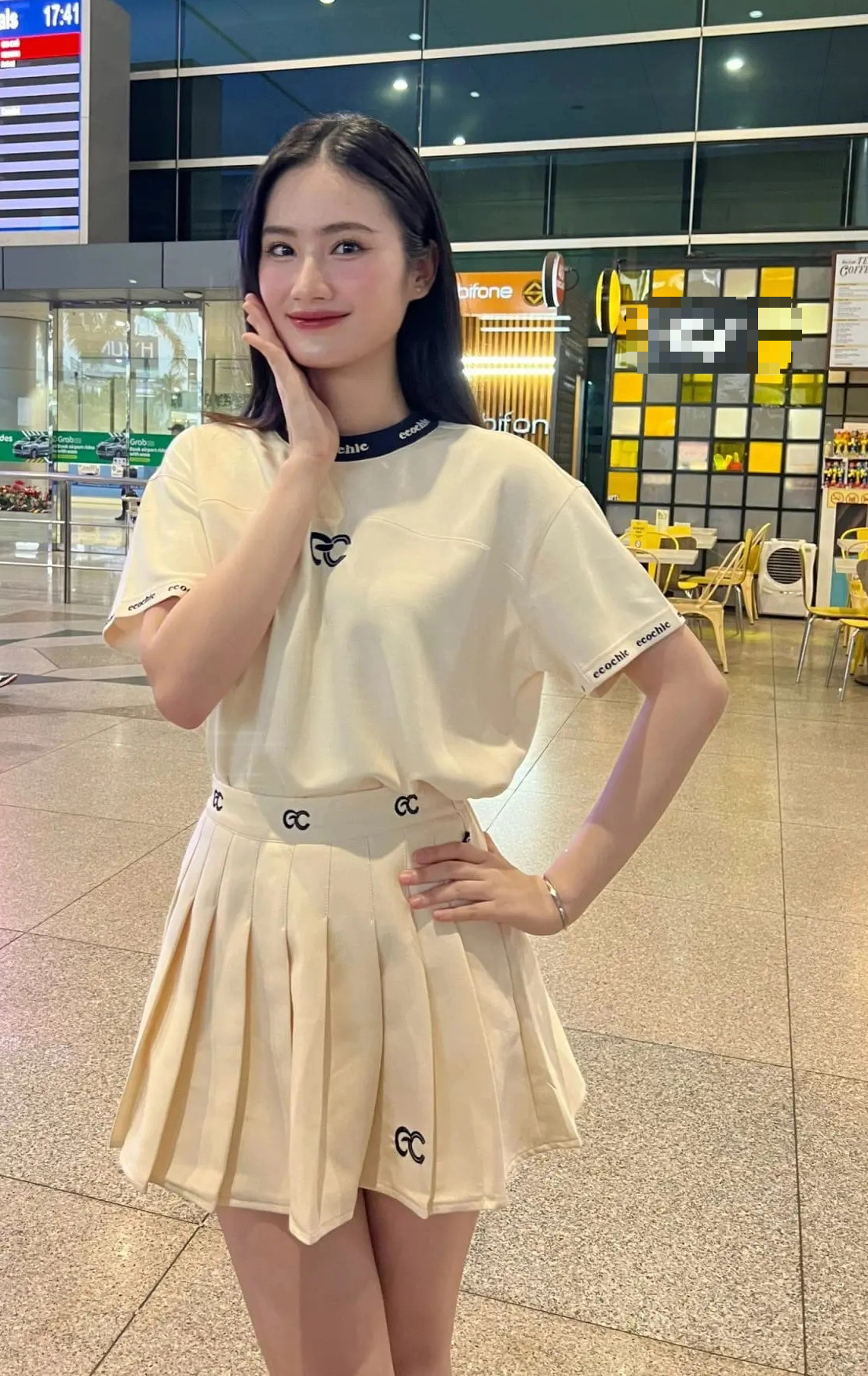 Hoa hậu Ý Nhi xinh đẹp Hoa hậu Ý Nhi xinh đẹp
