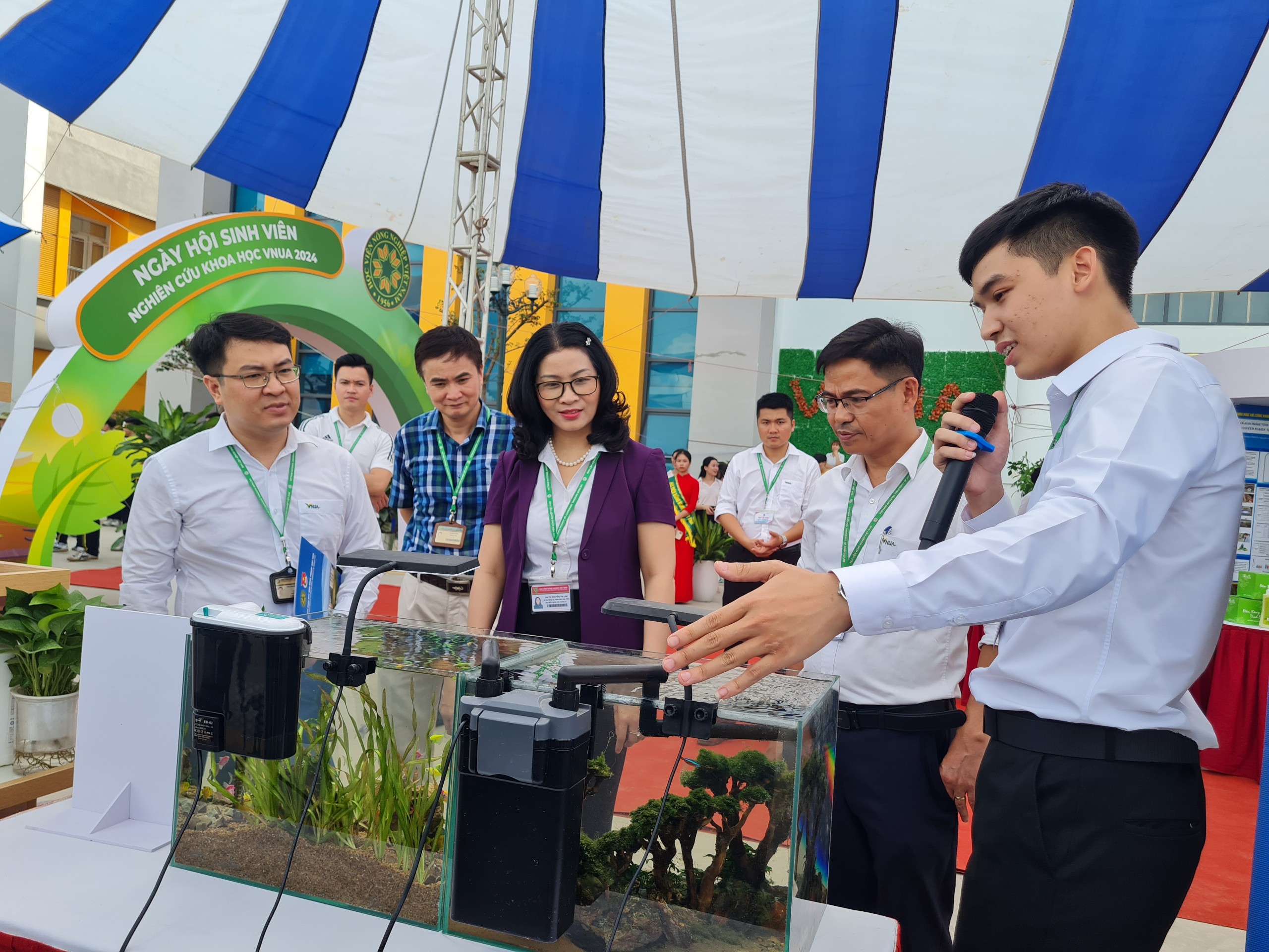 Hơn 1.100 ý tưởng sáng tạo khoa học công nghệ được sinh viên Học viện Nông nghiệp Việt Nam phát triển trong năm 2024- Ảnh 1. Hơn 1.100 ý tưởng sáng tạo khoa học công nghệ được sinh viên Học viện Nông nghiệp Việt Nam phát triển trong năm 2024- Ảnh 1.