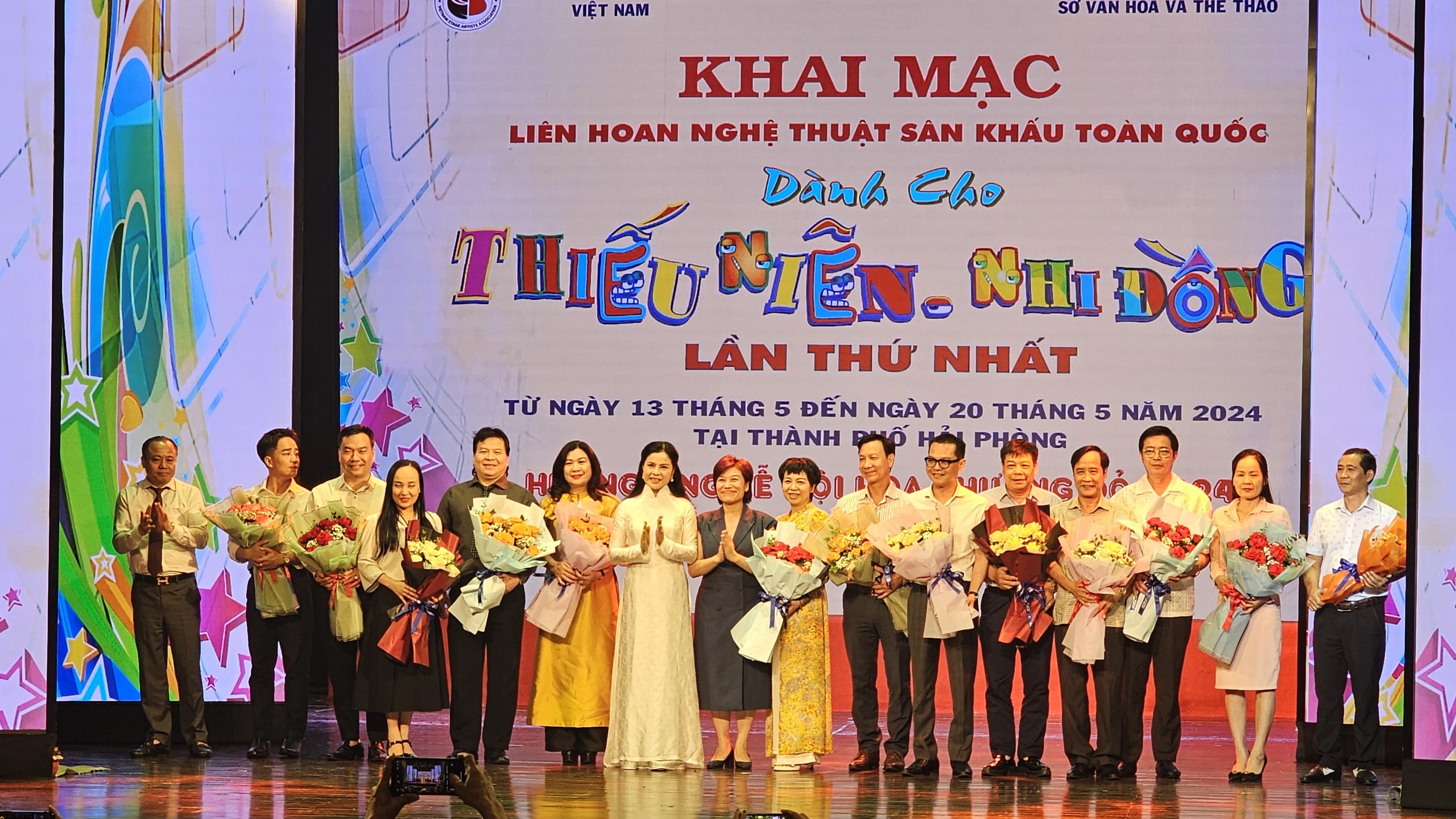 Khai mạc Liên hoan nghệ thuật Sân khấu toàn quốc dành cho thiếu niên, nhi đồng- Ảnh 1. Khai mạc Liên hoan nghệ thuật Sân khấu toàn quốc dành cho thiếu niên, nhi đồng- Ảnh 1.