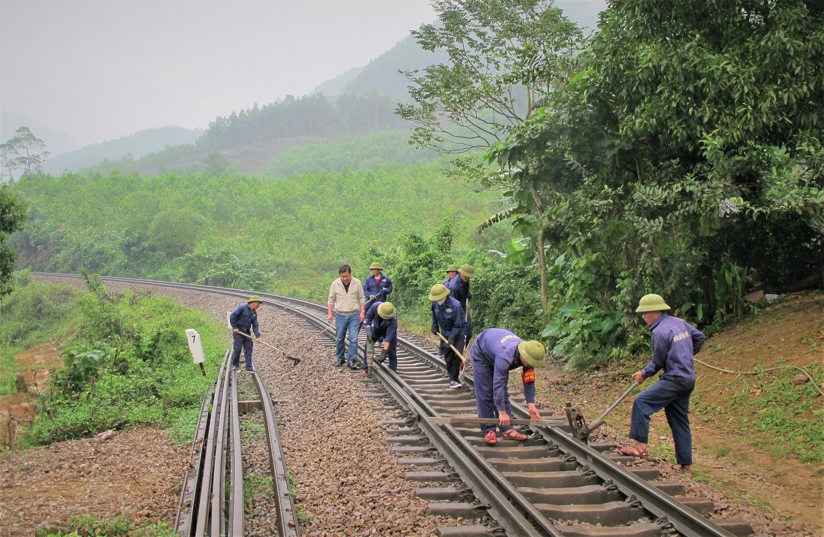 Khởi công dự án cải tạo đường sắt đèo Khe Nét hơn 2.000 tỷ đồng sau tết Nguyên đán- Ảnh 1. Khởi công dự án cải tạo đường sắt đèo Khe Nét hơn 2.000 tỷ đồng sau tết Nguyên đán- Ảnh 1.