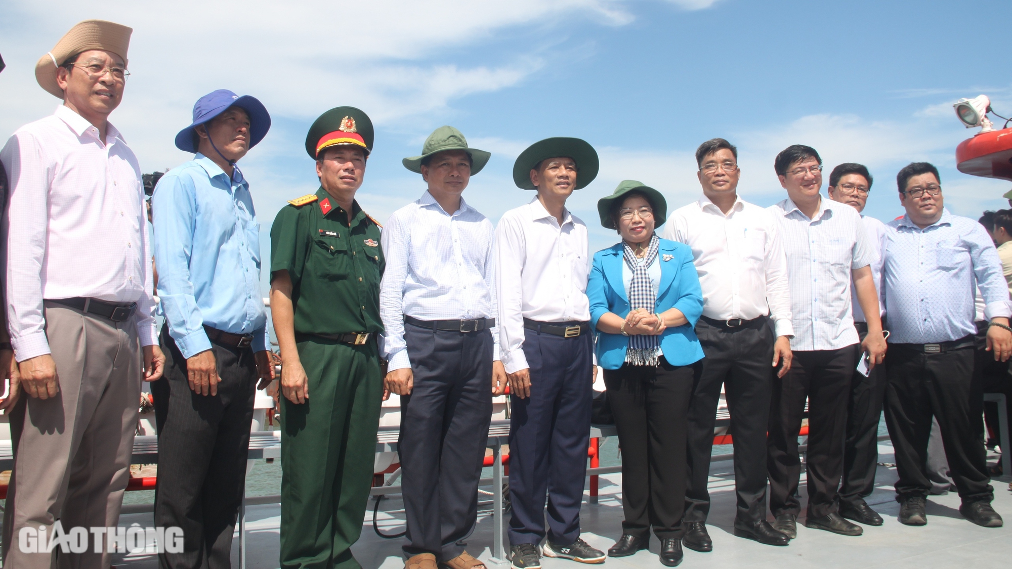 Khởi công khai thác cát biển đắp nền đường cao tốc Hậu Giang - Cà Mau- Ảnh 1. Khởi công khai thác cát biển đắp nền đường cao tốc Hậu Giang - Cà Mau- Ảnh 1.