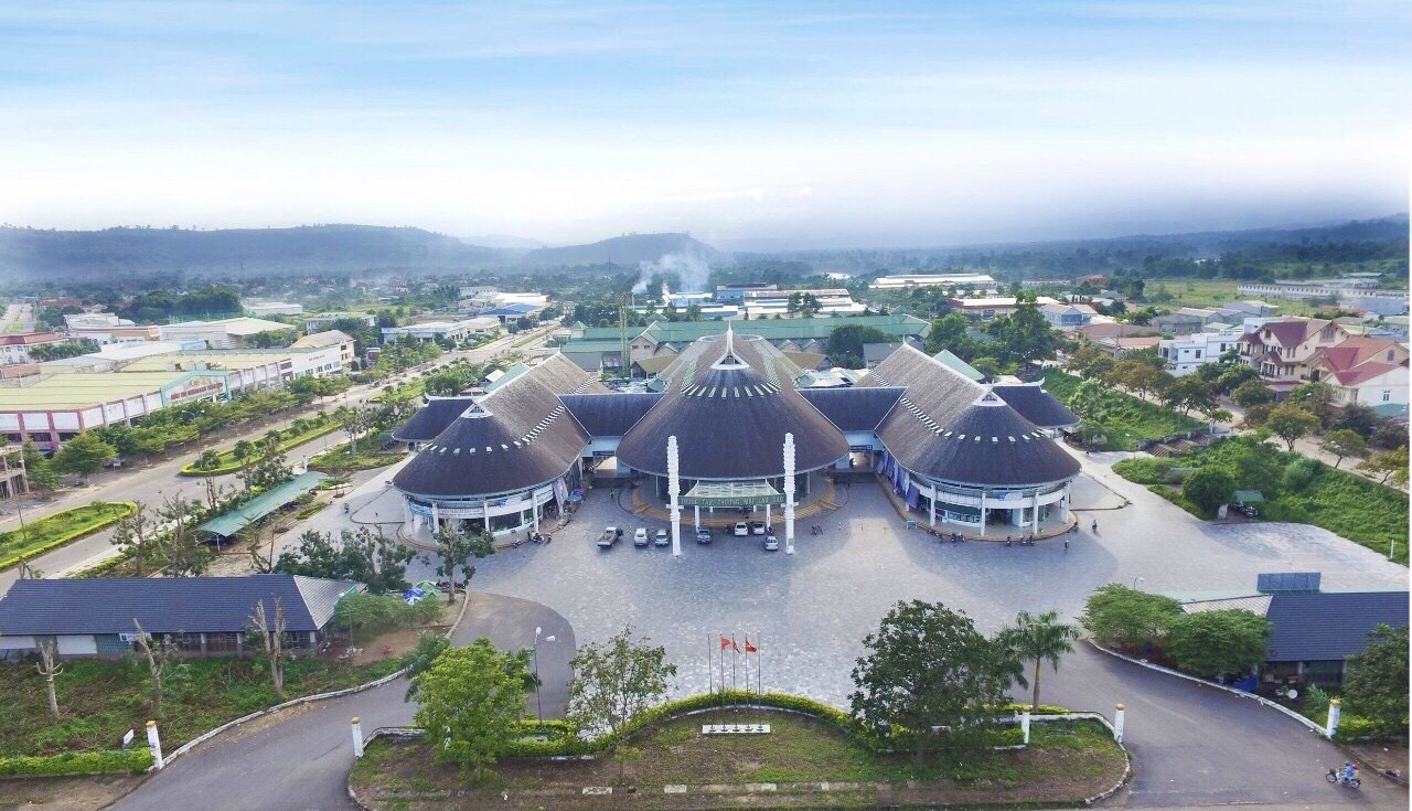 Không còn tình trạng tảo hôn và hôn nhân cận huyết thống, đời sống kinh tế, xã hội vùng đồng bào các DTTS ở thị trấn Lao Bảo, huyện Hướng Hóa đang ngày càng phát triển Không còn tình trạng tảo hôn và hôn nhân cận huyết thống, đời sống kinh tế, xã hội vùng đồng bào các DTTS ở thị trấn Lao Bảo, huyện Hướng Hóa đang ngày càng phát triển