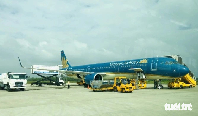 Liên Khương thành sân bay quốc tế đầu tiên của Tây Nguyên- Ảnh 1. Từ ngày 26-12-2009, sau nhiều lần sửa chữa, nâng cấp, sân bay Liên Khương có thể đón các loại máy bay dân dụng tầm trung như Boeing 767 hay Airbus A320, A321… - Ảnh: CÔNG TRUNG