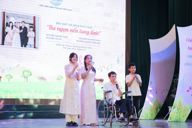 Nhiều hoạt động sáng tạo, đặc sắc trong Liên hoan tiếng hát, các hình thức nghệ thuật “Gia đình gắn kết yêu thương” tại Sầm Sơn, Thanh Hóa - Ảnh 1. Nhiều hoạt động sáng tạo, đặc sắc trong Liên hoan tiếng hát, các hình thức nghệ thuật “Gia đình gắn kết yêu thương” tại Sầm Sơn, Thanh Hóa - Ảnh 1.