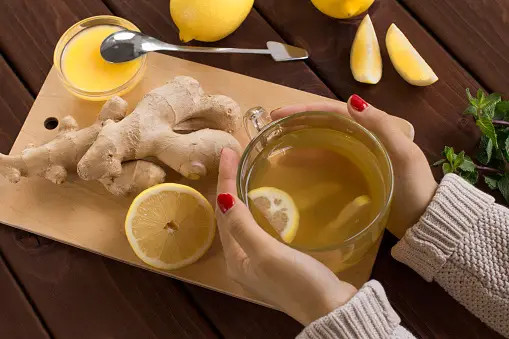 Lợi ích bất ngờ của uống nước gừng khi thức dậy mỗi sáng- Ảnh 1. Lợi ích bất ngờ của uống nước gừng khi thức dậy mỗi sáng- Ảnh 1.