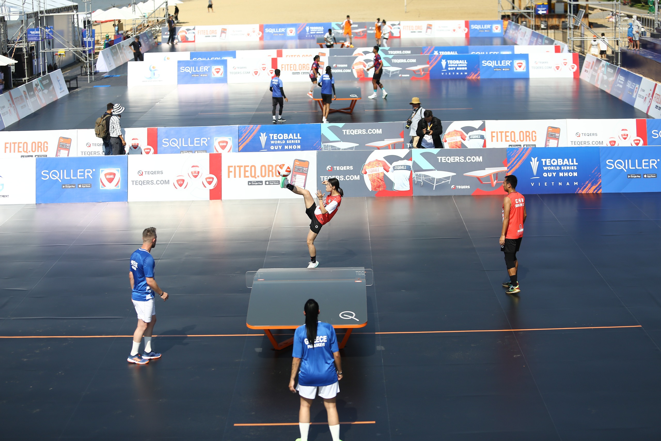 Màn cầu hôn bất ngờ, đầy ấn tượng của cặp VĐV Hy Lạp tại giải teqball thế giới- Ảnh 1. Màn cầu hôn bất ngờ, đầy ấn tượng của cặp VĐV Hy Lạp tại giải teqball thế giới- Ảnh 1.