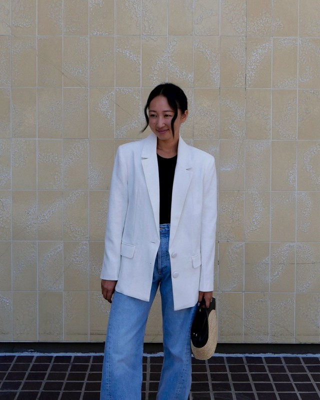 Mọi cô nàng sành điệu đều mặc áo blazer- Ảnh 1. Mọi cô nàng sành điệu đều mặc áo blazer- Ảnh 1.