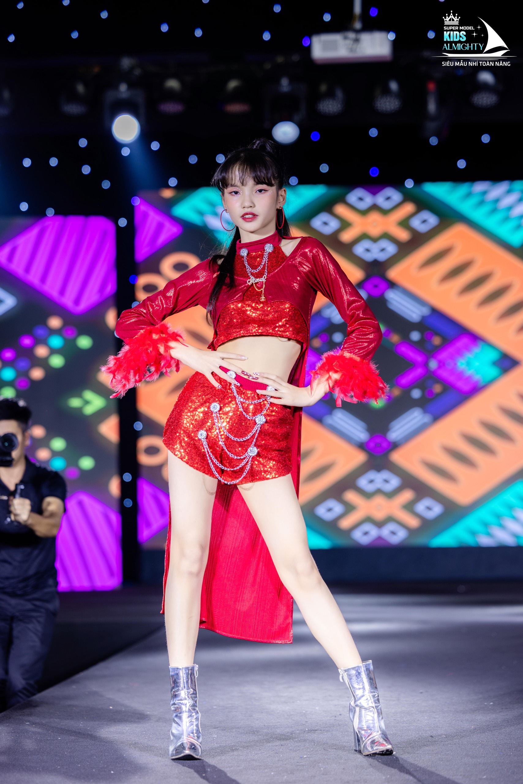 Cho con làm mẫu nhí để rèn luyện thêm kỹ năng và tự tin hơn trong cuộc sống- Ảnh 1. Cho con làm mẫu nhí để rèn luyện thêm kỹ năng và tự tin hơn trong cuộc sống- Ảnh 1.