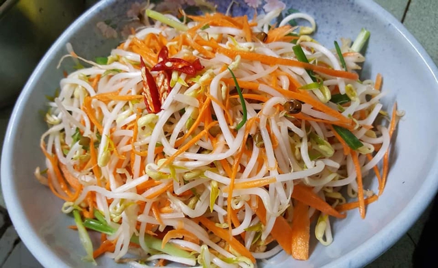 Món ăn vừa giải nhiệt ngày nắng vừa làm sạch độc tố trong ruột dễ làm với giá đỗ - Ảnh 2. Món ăn vừa giải nhiệt ngày nắng vừa làm sạch độc tố trong ruột dễ làm với giá đỗ - Ảnh 2.
