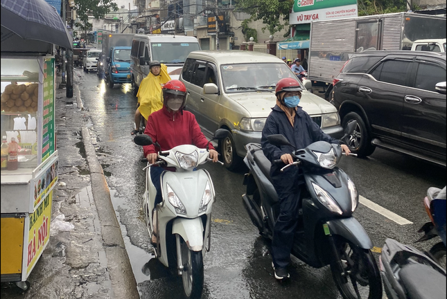 Mưa dông gia tăng ở Nam bộ trong những ngày giữa tháng 6 ảnh 1