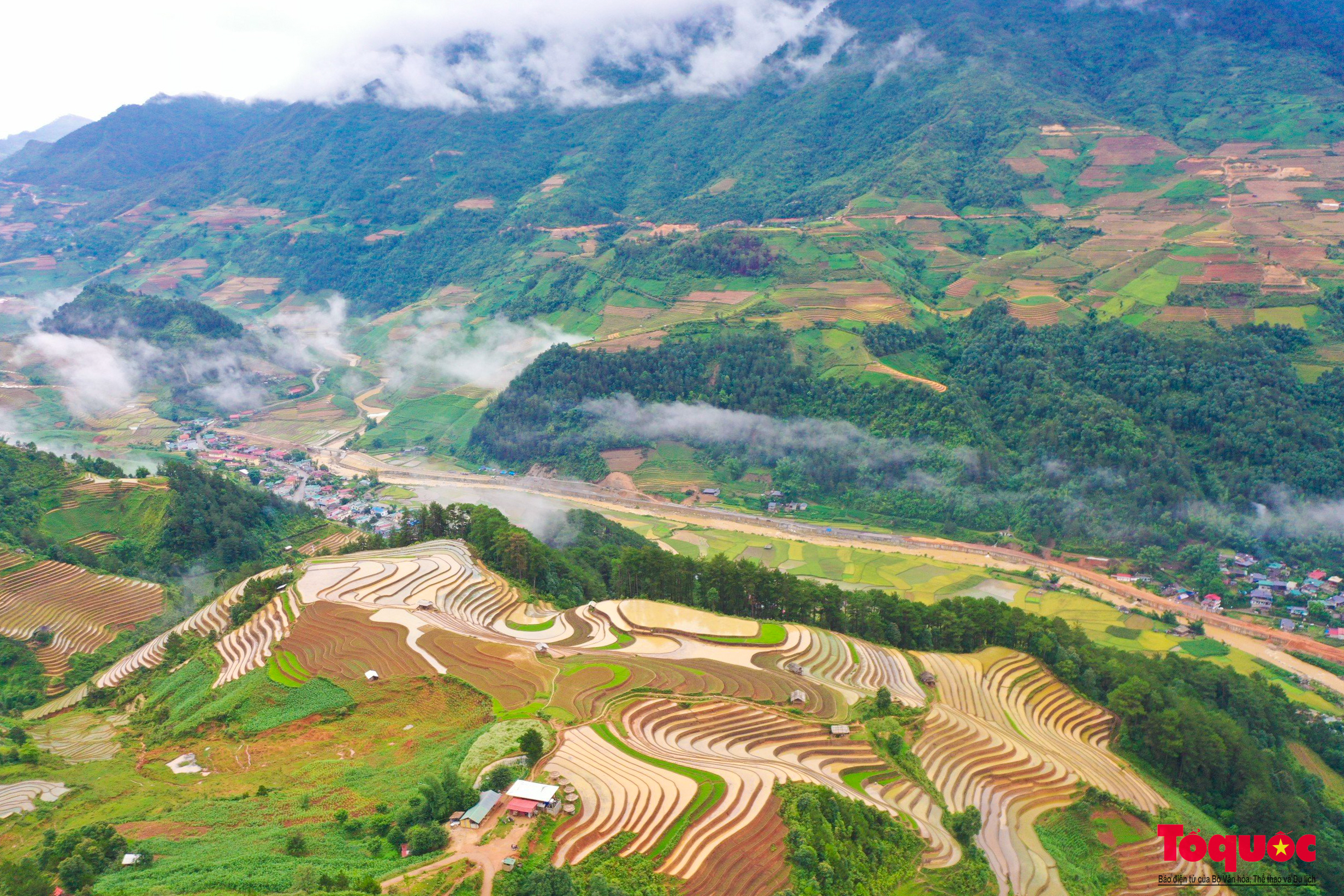 Ngắm nhìn ruộng bậc thang Mù Cang Chải mùa nước đổ - Ảnh 1. Ngắm nhìn ruộng bậc thang Mù Cang Chải mùa nước đổ - Ảnh 1.