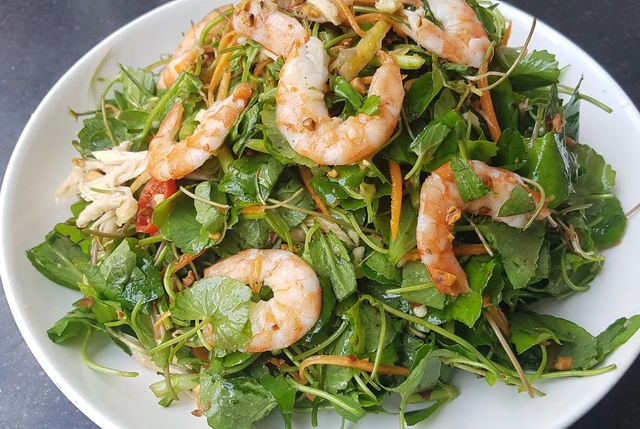 Ngày nắng nóng chế biến ngay những món ngon giải nhiệt vừa mát gan vừa ngon miệng từ loại rau dại này- Ảnh 5. Ngày nắng nóng chế biến ngay những món ngon giải nhiệt vừa mát gan vừa ngon miệng từ loại rau dại này- Ảnh 5.