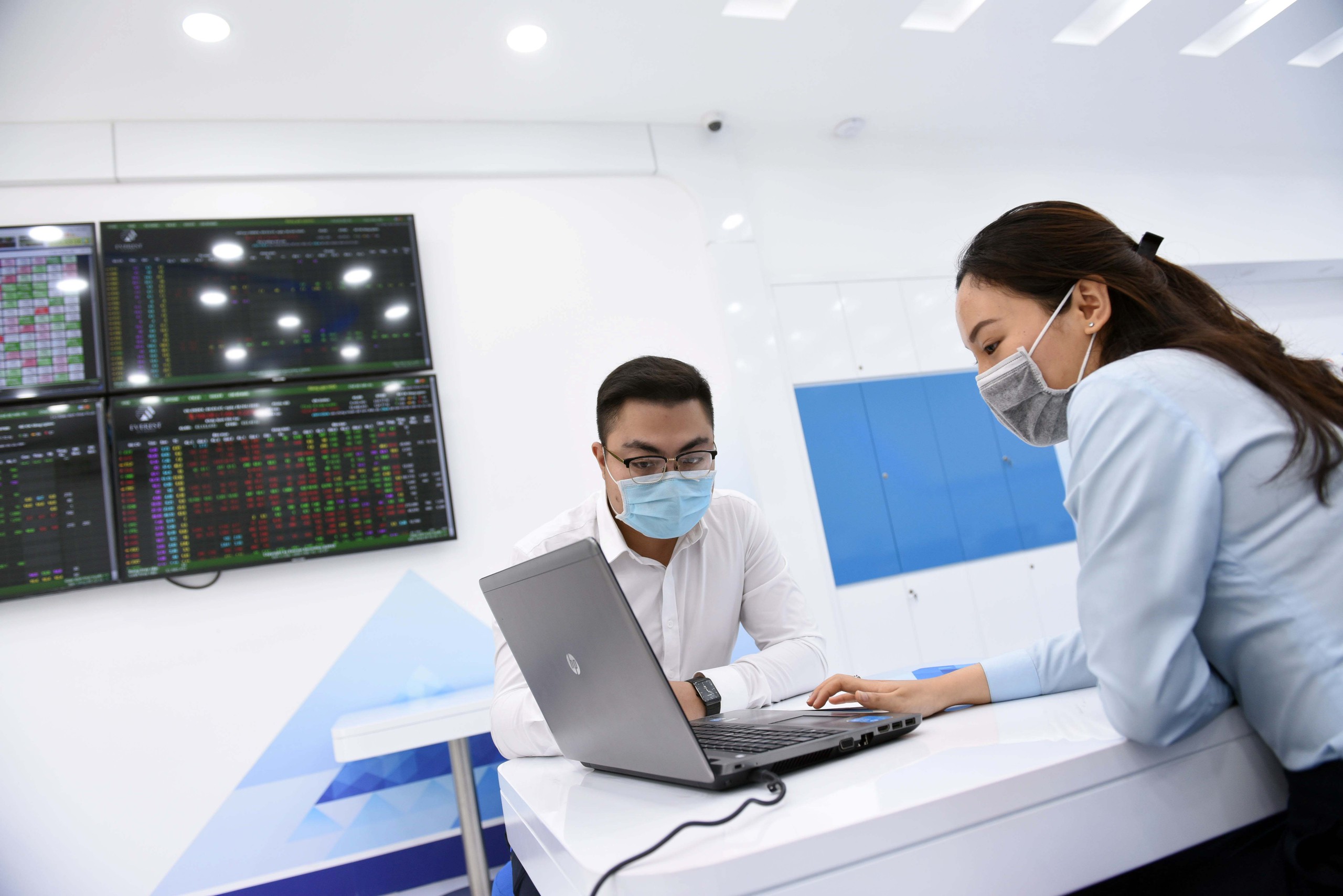 Nhà đầu tư ngoại có thể không cần ký quỹ khi mua chứng khoán- Ảnh 1. Nhà đầu tư ngoại có thể không cần ký quỹ khi mua chứng khoán- Ảnh 1.