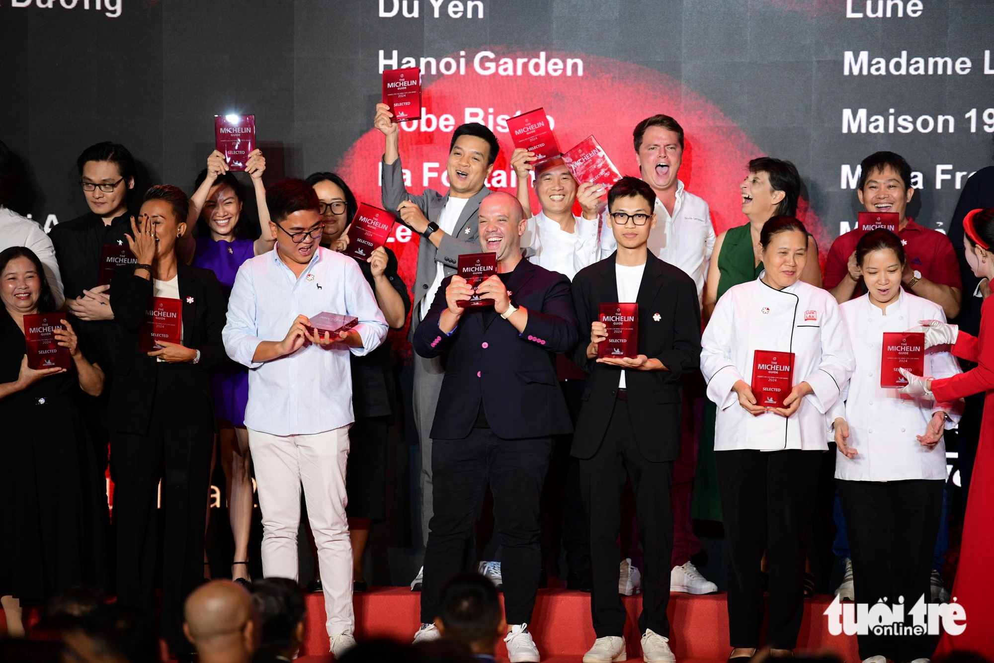 Nhà hàng Đà Nẵng được vinh danh 'một sao Michelin' danh giá- Ảnh 1. Niềm vui của các nhà hàng, quán ăn lần đầu được tuyển chọn bởi Michelin (Michelin Selected) - Ảnh: QUANG ĐỊNH