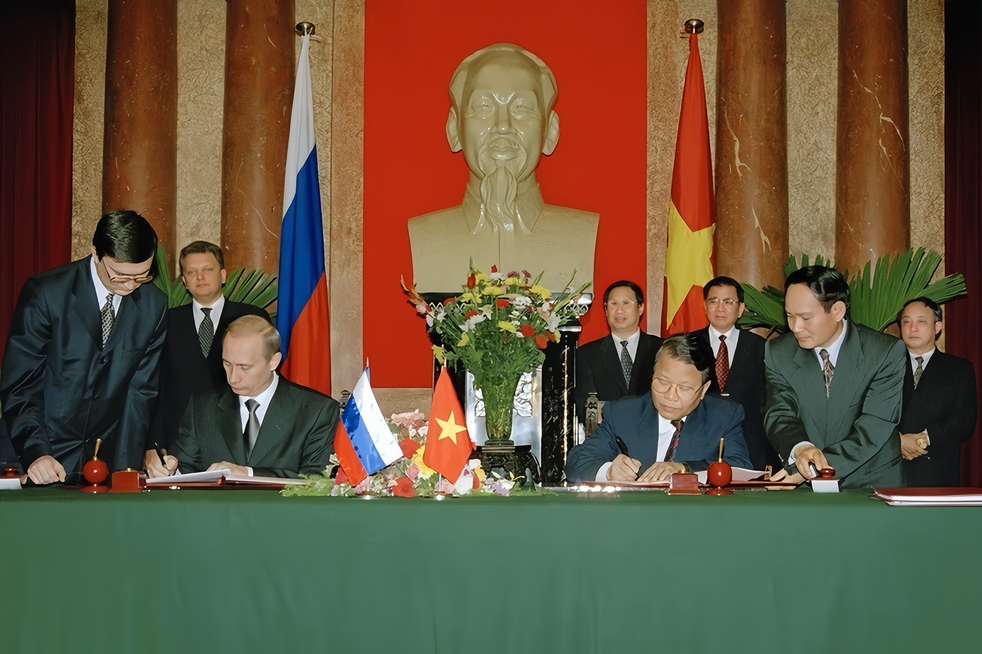 Nhìn lại 4 chuyến thăm của Tổng thống Putin tới Việt Nam- Ảnh 1. Nhìn lại 4 chuyến thăm của Tổng thống Putin tới Việt Nam- Ảnh 1.