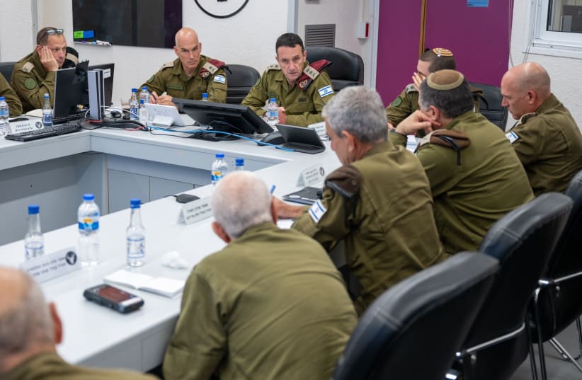 Nội bộ quân đội Israel đổ lỗi về cách xử lý tài liệu tình báo- Ảnh 1. Nội bộ quân đội Israel đổ lỗi về cách xử lý tài liệu tình báo- Ảnh 1.