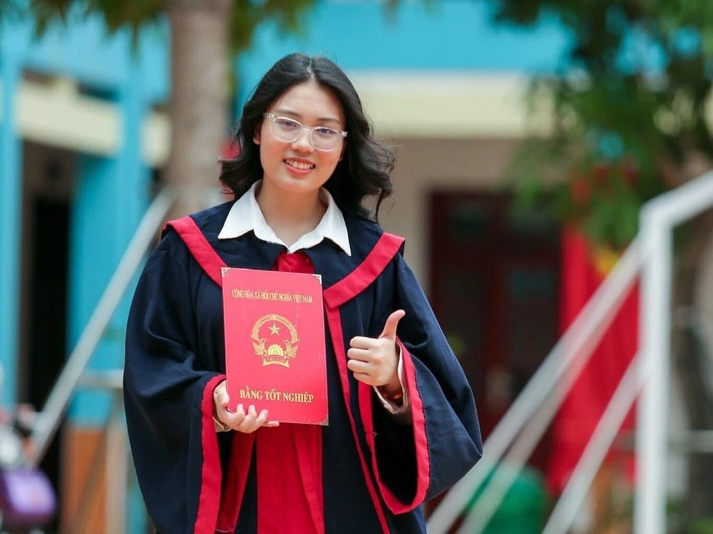 Nữ sinh đạt 1.600 SAT ở Hải Phòng tự cày đề 4-5 tiếng/ngày - 2 Nữ sinh đạt 1.600 SAT ở Hải Phòng tự cày đề 4-5 tiếng/ngày - 2