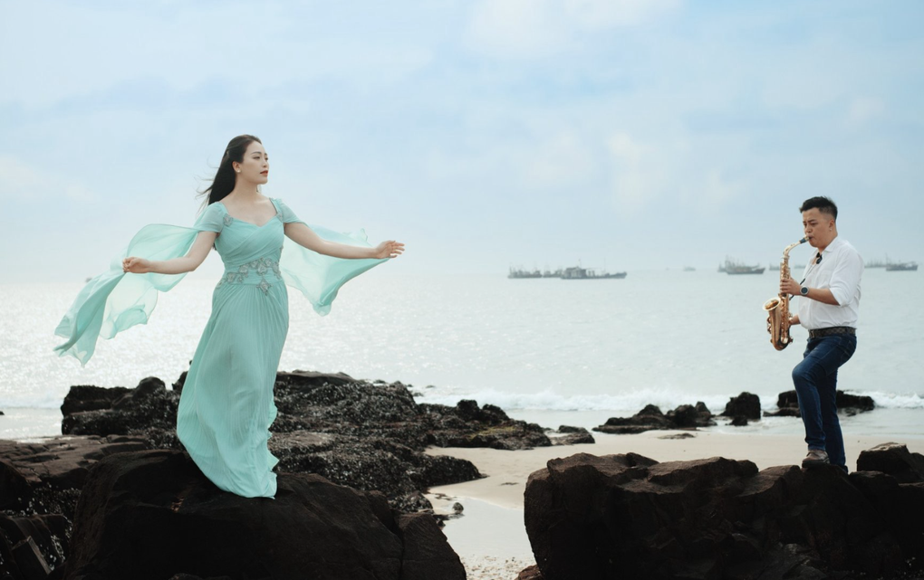 Sao Mai Huyền Trang hát ca khúc đề tài bảo vệ môi trường biển - 2 Sao Mai Huyền Trang hát ca khúc đề tài bảo vệ môi trường biển - 2