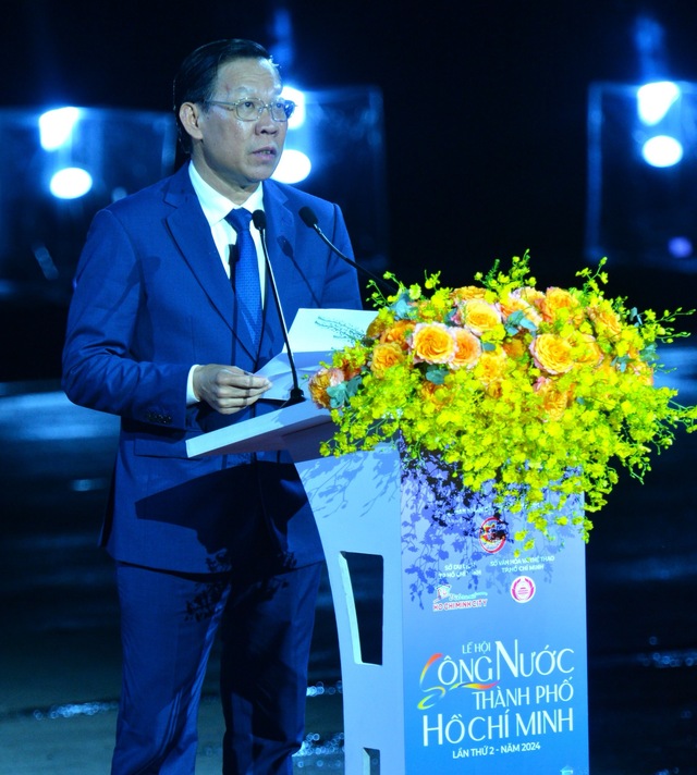 Sông Sài Gòn rực rỡ đêm khai mạc Lễ hội Sông nước TP.HCM năm 2024 - Ảnh 2. Sông Sài Gòn rực rỡ đêm khai mạc Lễ hội Sông nước TP.HCM năm 2024 - Ảnh 2.