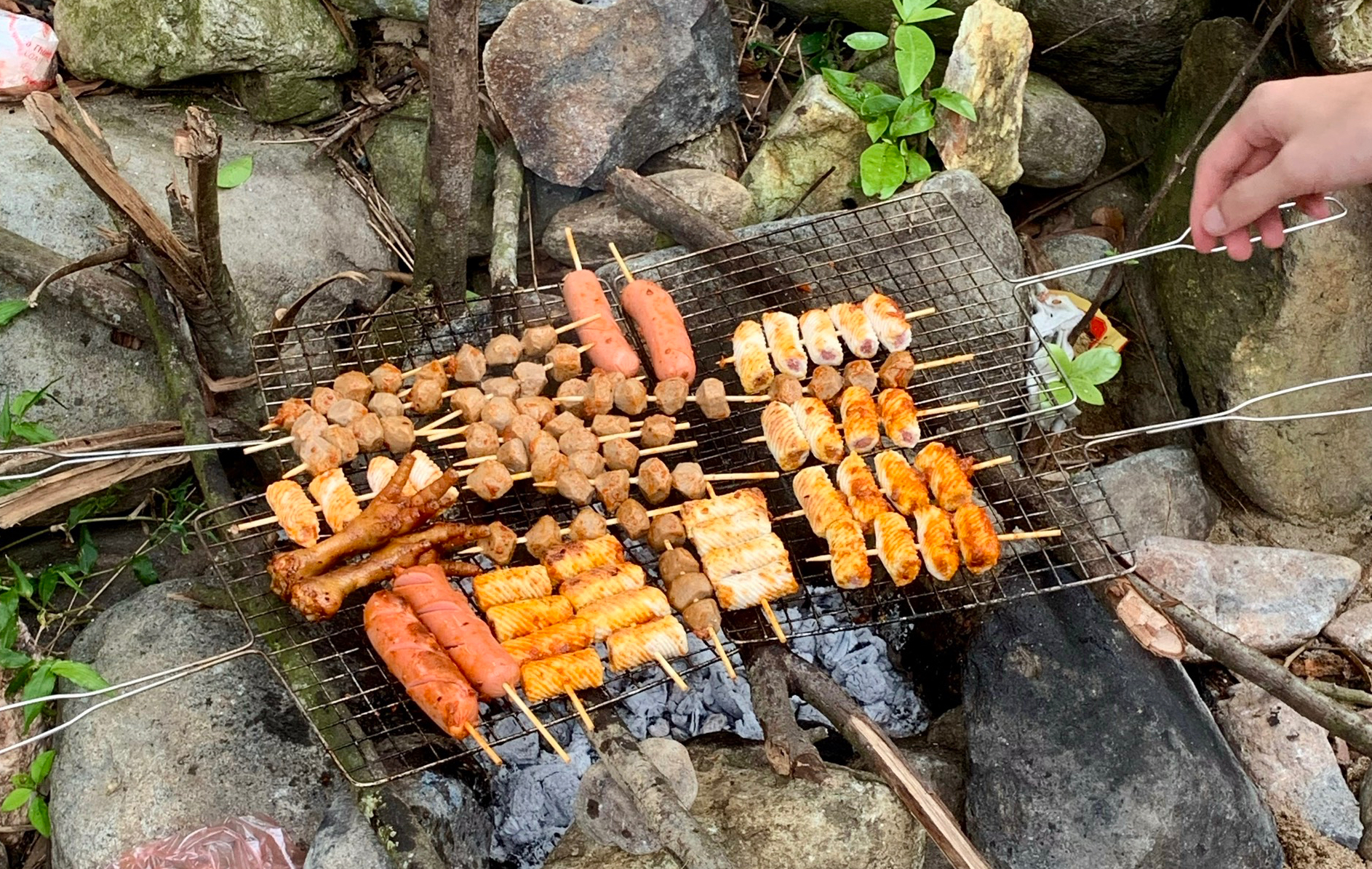 Hoang sơ vẻ đẹp Suối Kẹm - điểm tránh nóng lý tưởng nơi đất chè- Ảnh 7. Hoang sơ vẻ đẹp Suối Kẹm - điểm tránh nóng lý tưởng nơi đất chè- Ảnh 7.