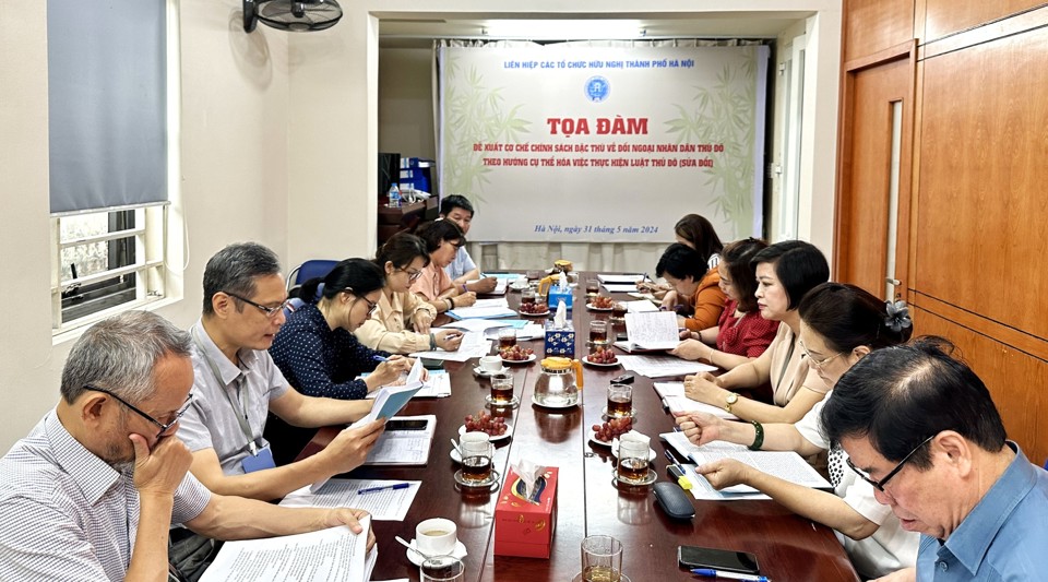 Quang cảnh tọa đàm.
