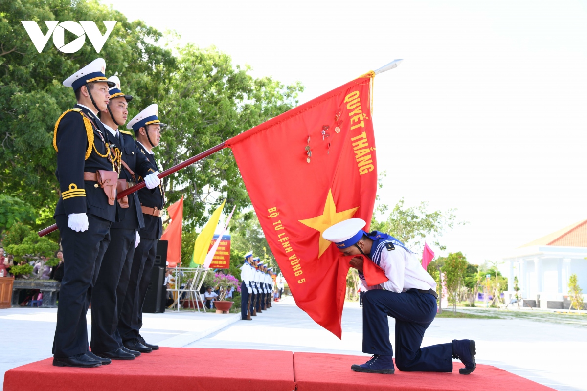 thiêng liêng lễ tuyên thệ chiến sĩ mới tại các đơn vị hải quân hình ảnh 1 thieng lieng le tuyen the chien si moi tai cac don vi hai quan hinh anh 1