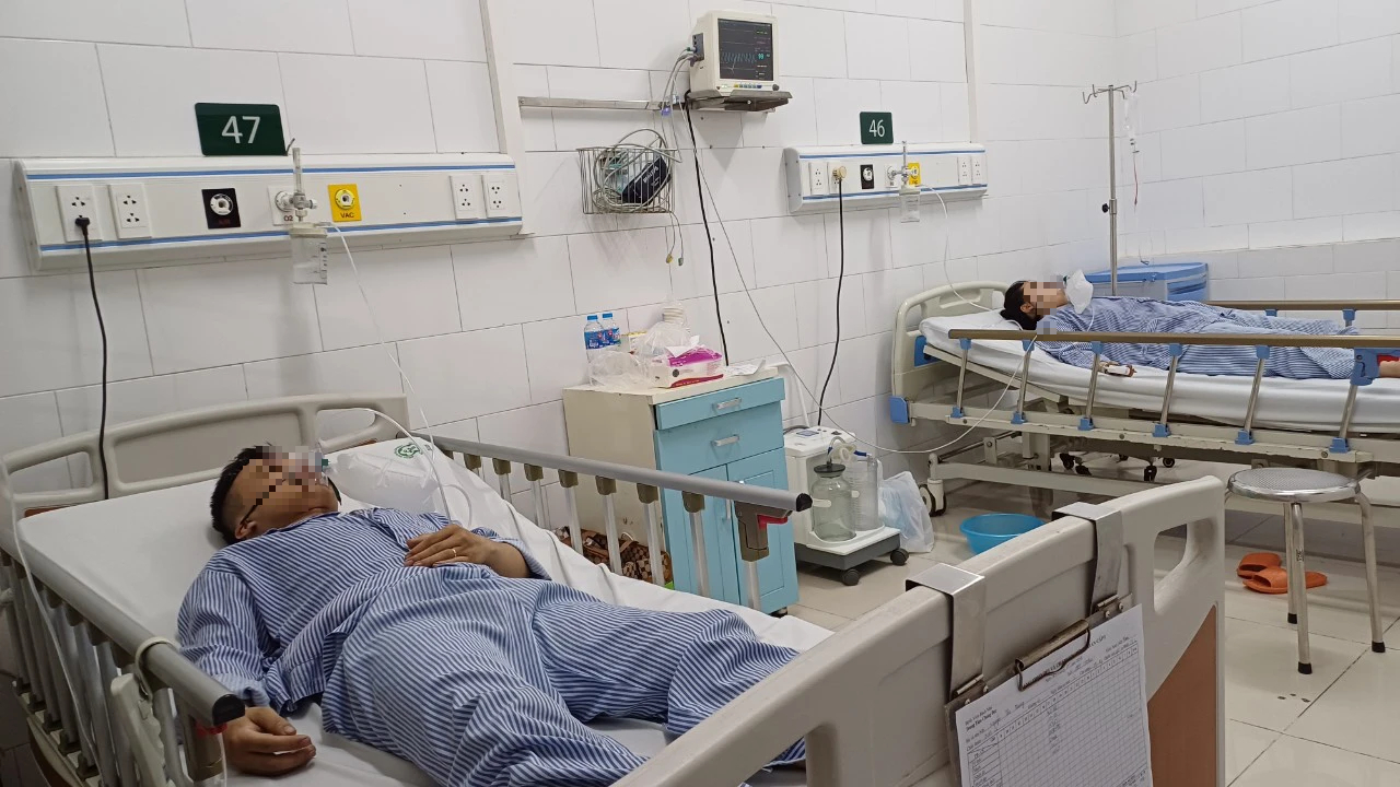 Thông tin mới nhất về sức khoẻ 3 bệnh nhân trong vụ cháy nhà trọ ở Trung Kính- Ảnh 1. Thông tin mới nhất về sức khoẻ 3 bệnh nhân trong vụ cháy nhà trọ ở Trung Kính- Ảnh 1.