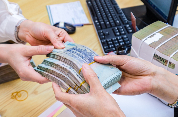 Thủ tướng yêu cầu có nghị định về tiền lương để thực hiện ngay từ 1-7- Ảnh 1. Thủ tướng giao Phó thủ tướng Lê Minh Khái chỉ đạo Bộ Nội vụ khẩn trương xây dựng dự thảo về mức lương cơ sở - Ảnh: N.TRẦN