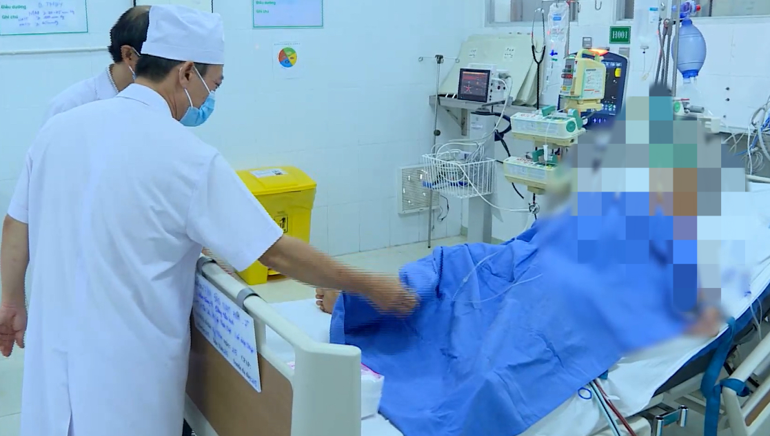 555 ca ngộ độc bánh mì: Tìm giải pháp hỗ trợ học sinh nghỉ học, người khó khăn- Ảnh 1. 555 ca ngộ độc bánh mì: Tìm giải pháp hỗ trợ học sinh nghỉ học, người khó khăn- Ảnh 1.