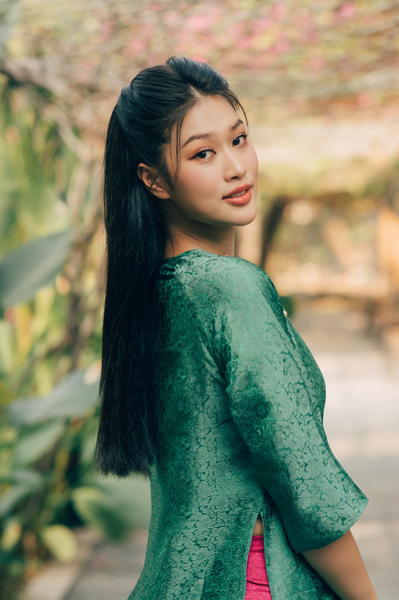 Hoa hậu Đoàn Thiên Ân: Hoa hậu Đoàn Thiên Ân: