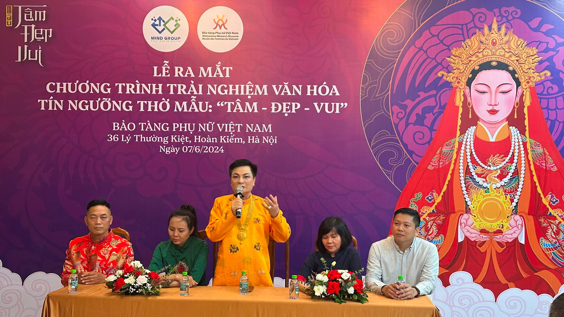 Trải nghiệm văn hóa Tín ngưỡng thờ Mẫu tại Bảo tàng Phụ nữ Việt Nam - Ảnh 1. Trải nghiệm văn hóa Tín ngưỡng thờ Mẫu tại Bảo tàng Phụ nữ Việt Nam - Ảnh 1.