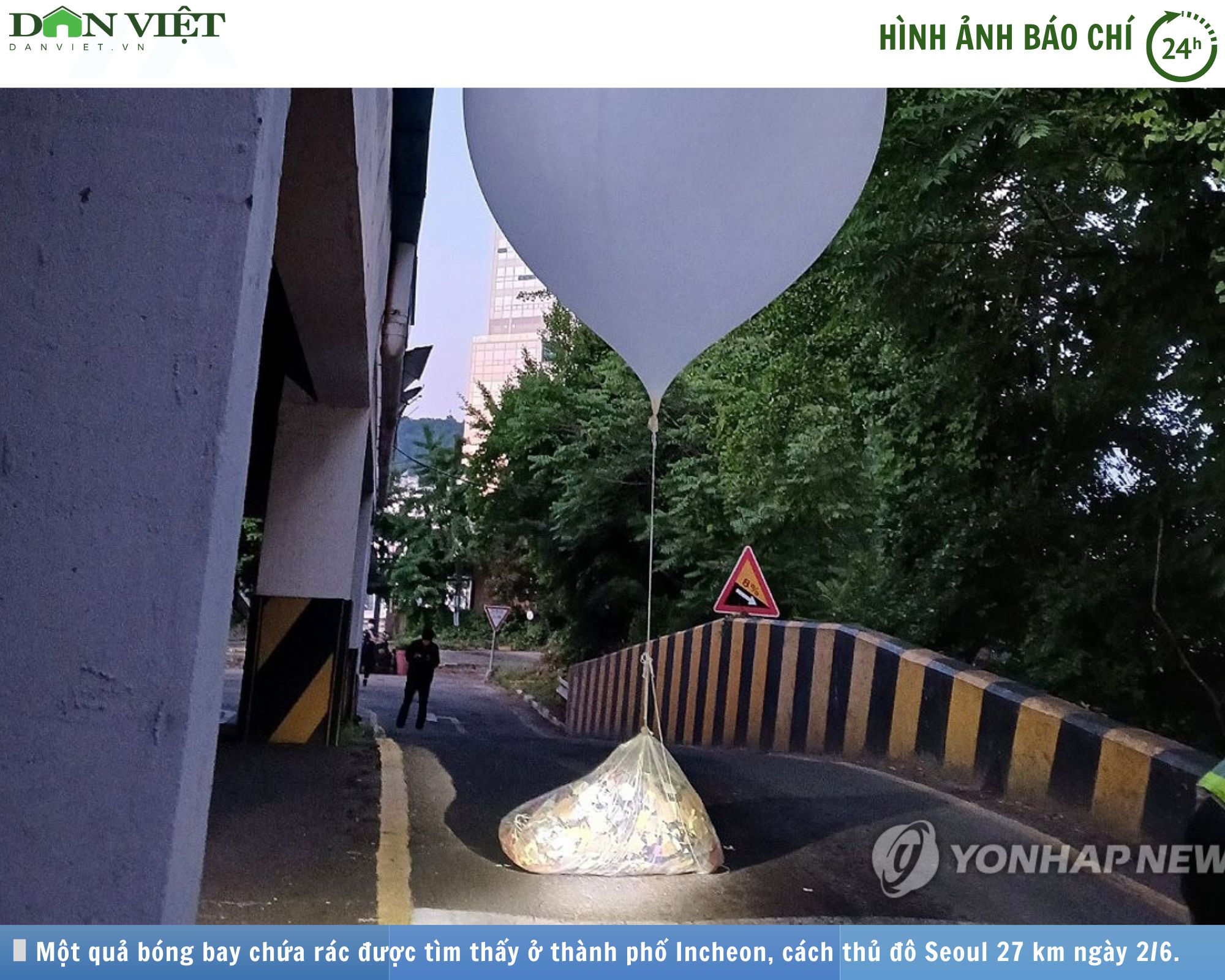 Hình ảnh báo chí 24h: Triều Tiên lại thả hàng trăm bóng bay rác sang Hàn Quốc- Ảnh 1. Hình ảnh báo chí 24h: Triều Tiên lại thả hàng trăm bóng bay rác sang Hàn Quốc- Ảnh 1.