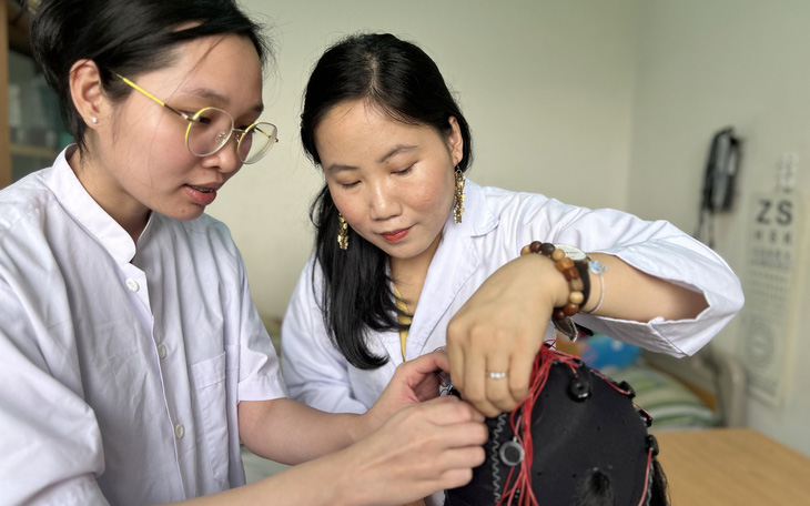 Trung Quốc phát triển thiết bị dò thần kinh có tới 1.024 kênh- Ảnh 2. Nữ tiến sĩ đam mê thần kinh học