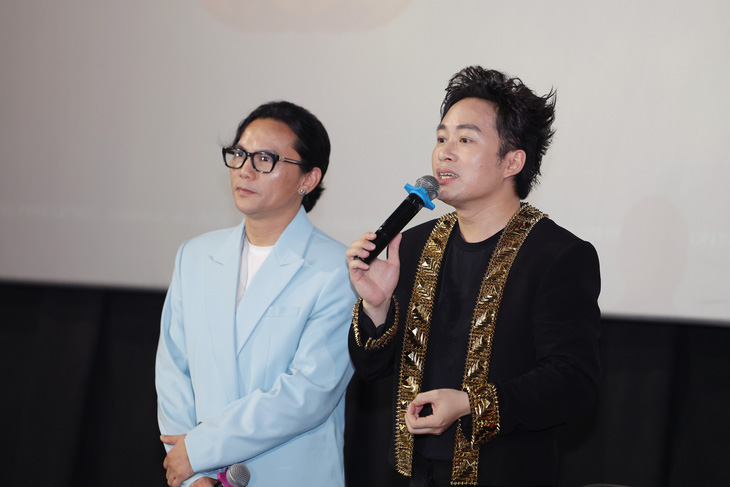 Tùng Dương chia sẻ tại họp báo ra mắt MV Cánh chim phượng hoàng - Ảnh: BTC Tùng Dương chia sẻ tại họp báo ra mắt MV Cánh chim phượng hoàng - Ảnh: BTC