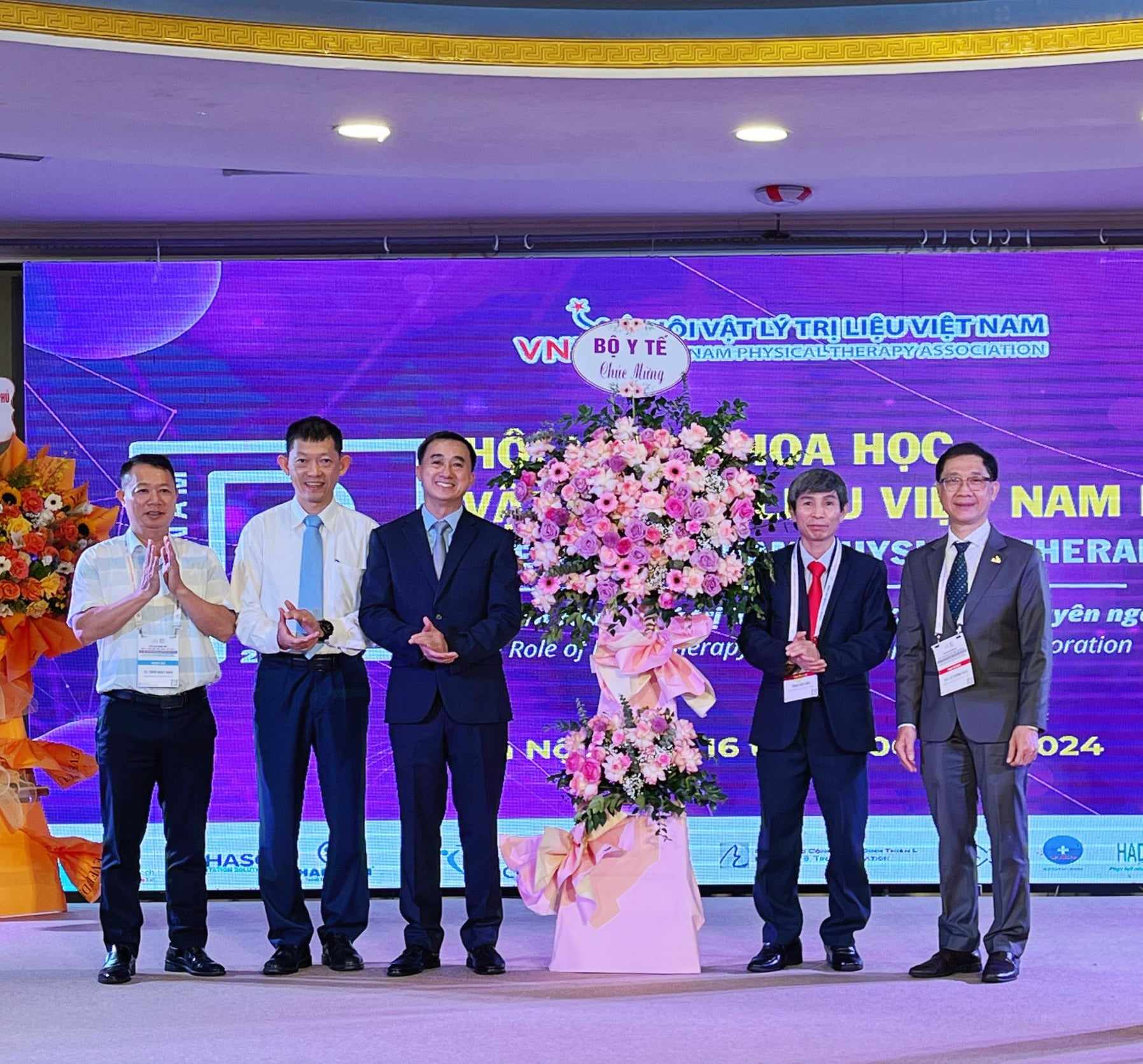 Hội nghị khoa học vật lý trị liệu Việt Nam lần thứ 2: Vai trò của Vật lý trị liệu trong hợp tác đa chuyên ngành- Ảnh 1. Hội nghị khoa học vật lý trị liệu Việt Nam lần thứ 2: Vai trò của Vật lý trị liệu trong hợp tác đa chuyên ngành- Ảnh 1.
