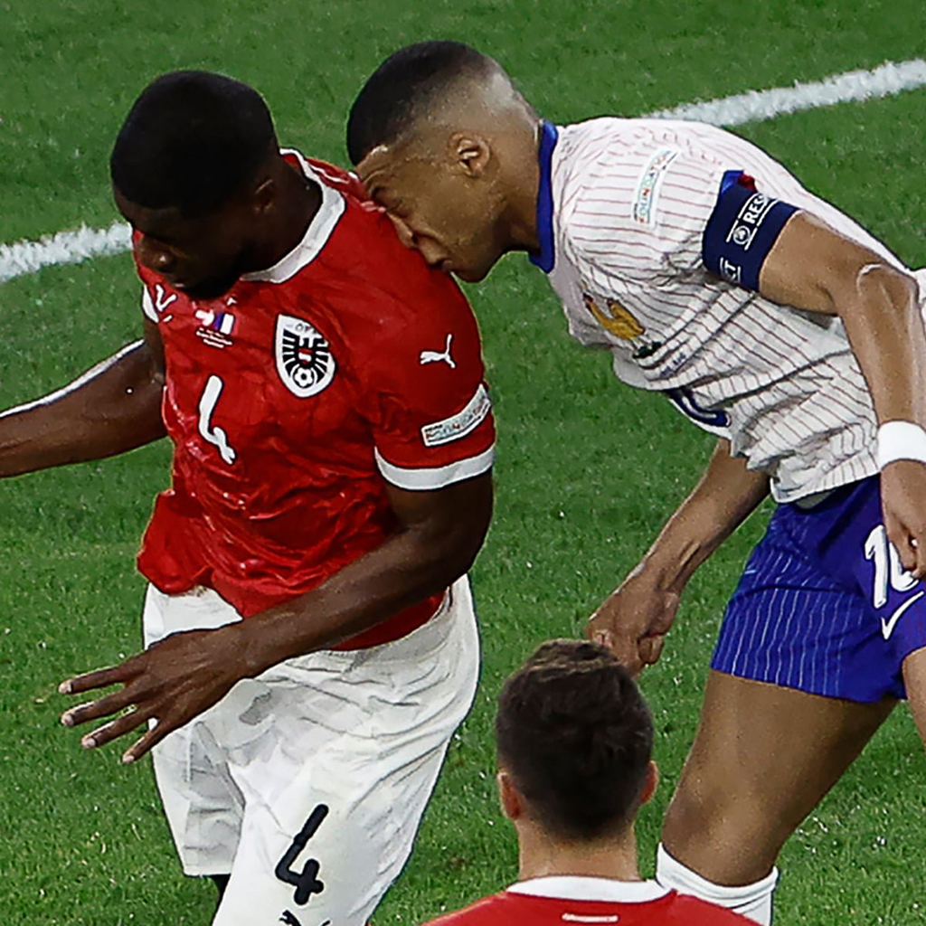 Vấn đề của Pháp không chỉ là cái mũi của Mbappe- Ảnh 1. Vấn đề của Pháp không chỉ là cái mũi của Mbappe- Ảnh 1.