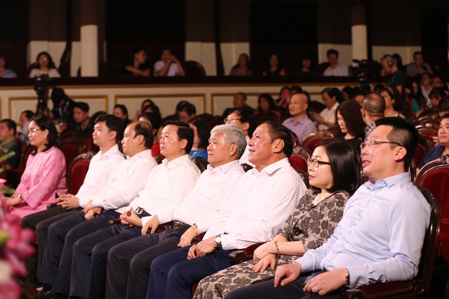 Việt Nam - Khát vọng vươn xa: Chương trình nghệ thuật mang ý nghĩa chính trị sâu sắc - Ảnh 1. Việt Nam - Khát vọng vươn xa: Chương trình nghệ thuật mang ý nghĩa chính trị sâu sắc - Ảnh 1.