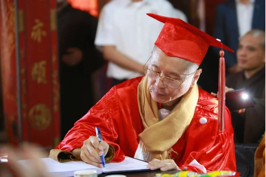 Yêu cầu báo cáo khẩn vụ Thượng tọa Thích Chân Quang làm tiến sĩ trong 2 năm - 1 Yêu cầu báo cáo khẩn vụ Thượng tọa Thích Chân Quang làm tiến sĩ trong 2 năm - 1