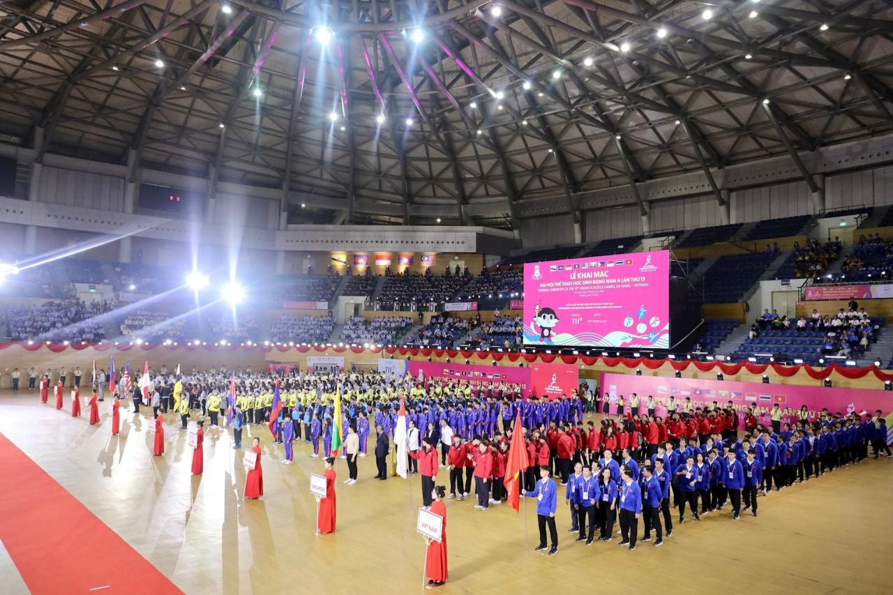 Đại hội Thể thao học sinh Đông Nam Á lần thứ 13 - “Kết nối cùng tỏa sáng” Đại hội Thể thao học sinh Đông Nam Á lần thứ 13 - “Kết nối cùng tỏa sáng”